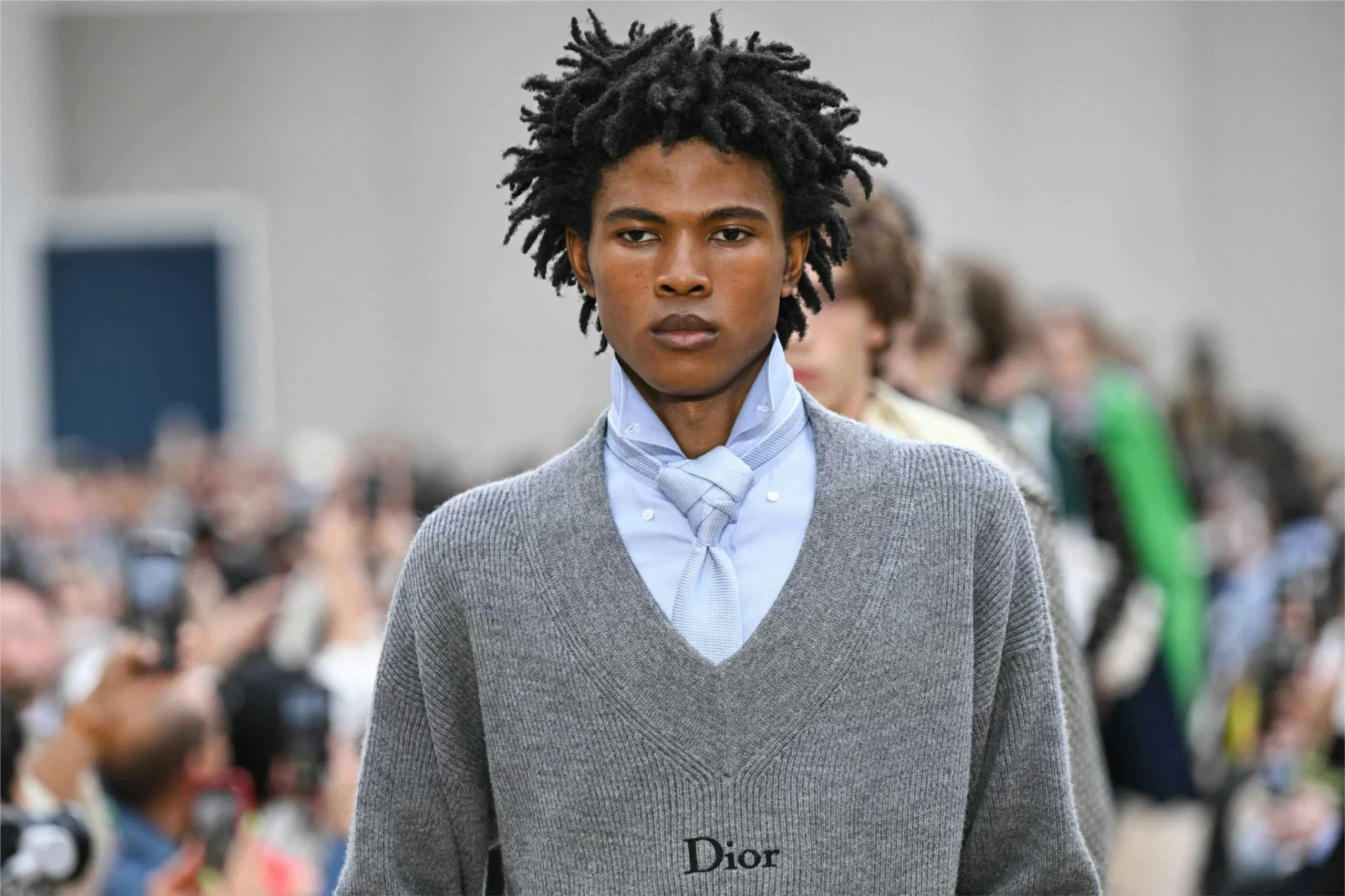 Glamor Hollywood Menghiasi Dior Cruise 2027: Jonathan Anderson Bawa Era Baru Dior