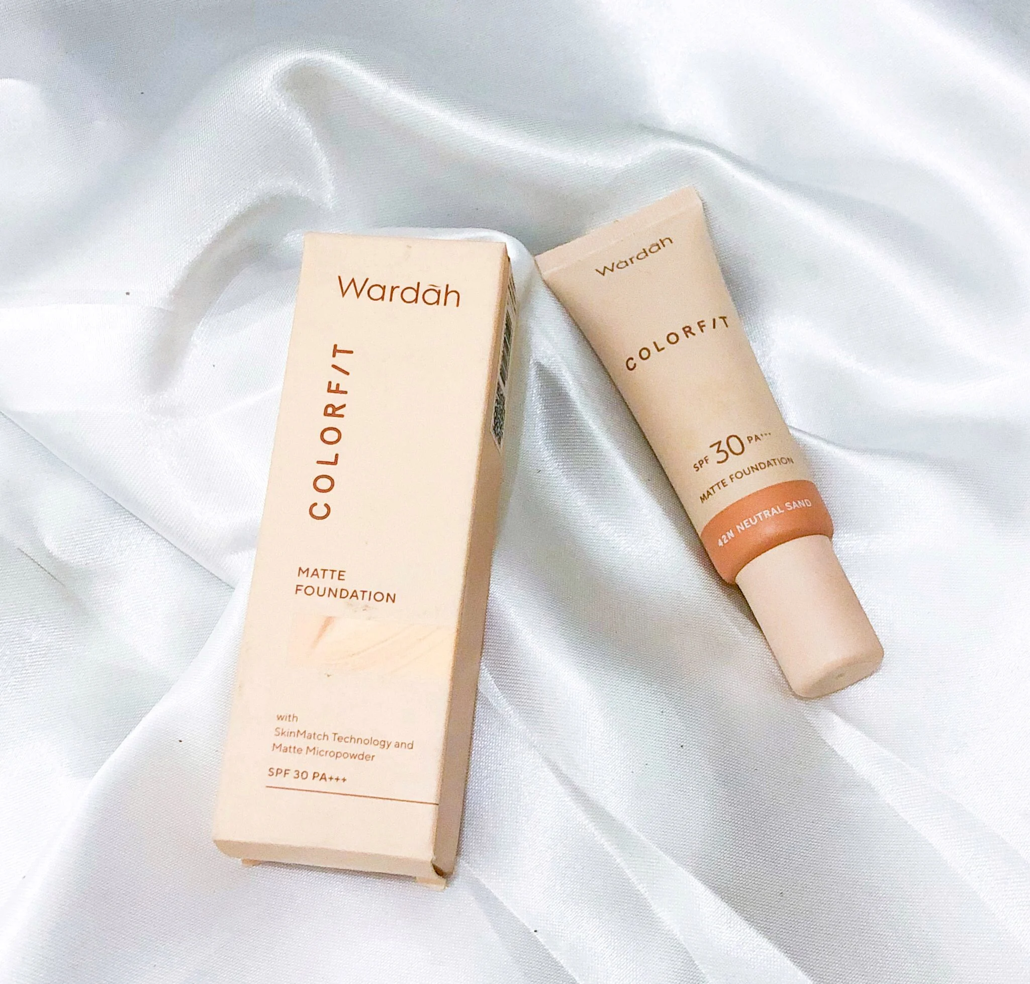 Rahasia Tampil Flawless: 6 Penyebab Foundation Kamu Crack yang Harus Diketahui