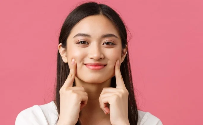Rahasia Tren Wellness Beauty: Saat Orang Mulai Fokus ke Kulit Sehat, Bukan Kulit Sempurna – Transformasi Kecantikan Modern