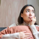 Overthinking Membuat Hubungan Terasa Lebih Rumit, Ini Faktanya