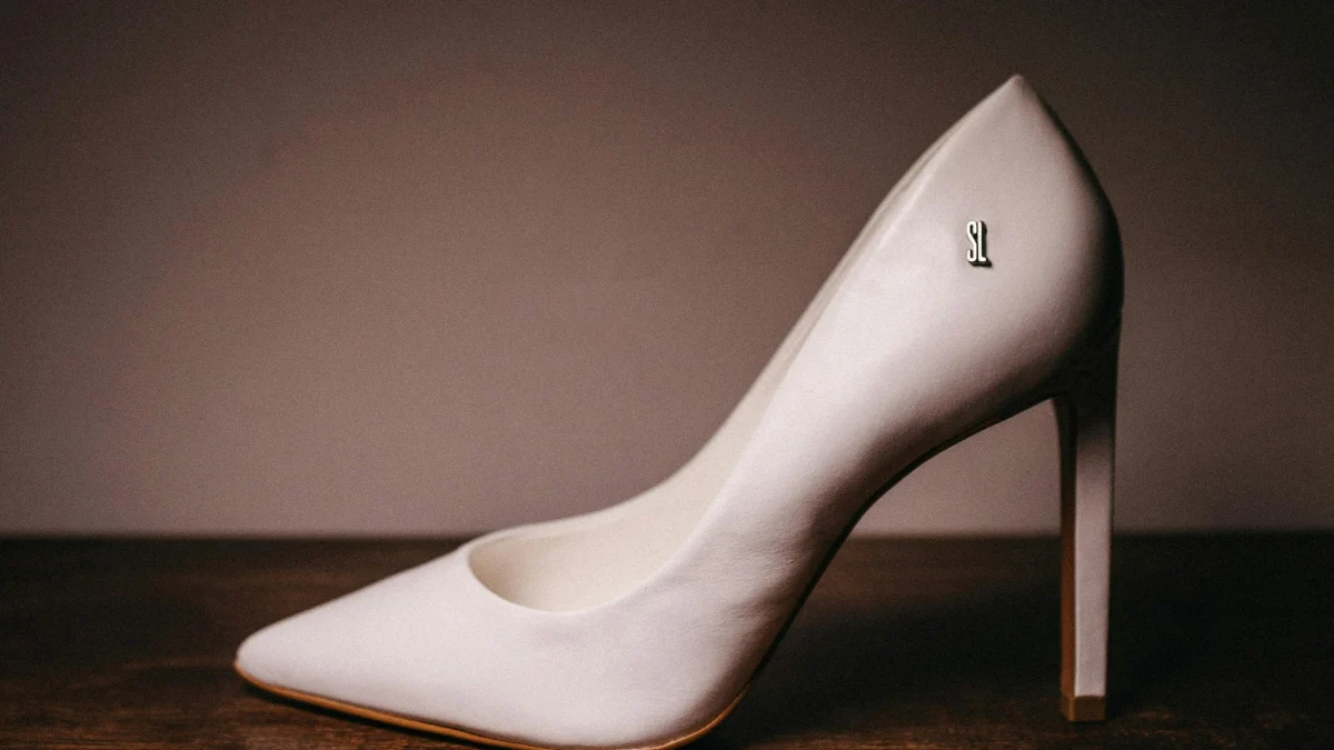 Tampil Stylish di Kantor dengan 5 Rekomendasi Heels untuk ke Kantor dari Brand Lokal