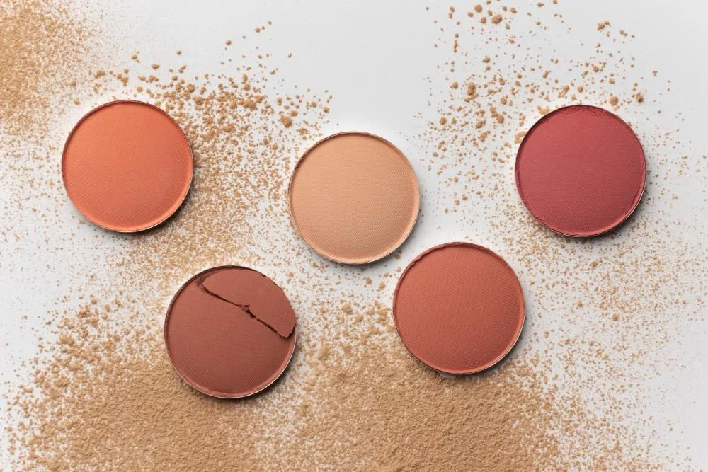 Cream atau Powder Contour, Mana yang Cocok untuk Pemula?