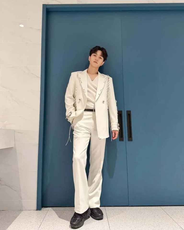 Kim Myung Soo Jadi Friend of Fossil, Tampilkan Gaya Modern Minimalist yang Timeless