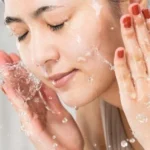 Wajah Muda dan Bercahaya dengan 5 Rekomendasi Facial Wash untuk Anti Aging Pilihan Cosmo